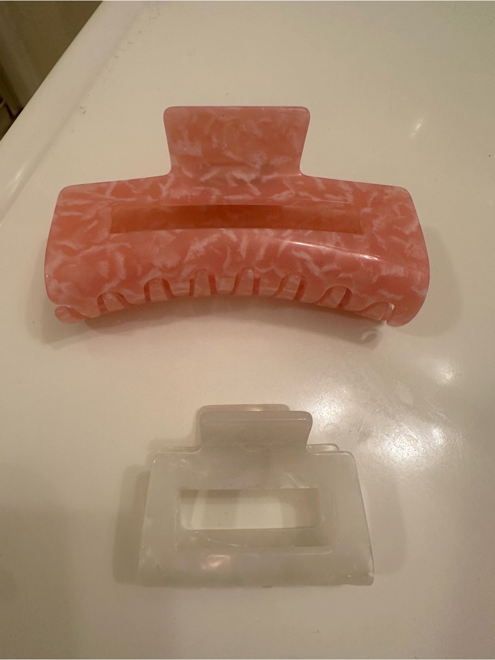 lululemon athletica Marble Pink & Pearl White Hair Claw Clips